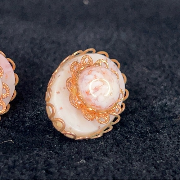 Vintage Ivory White Pink Copper Clip On Earrings Event Wedding - Picture 4 of 8